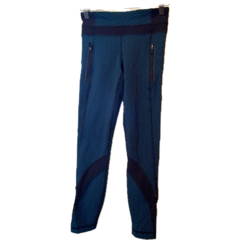 Lululemon Leggings 25” with front zip pockets (*Smoke free and pet free home)